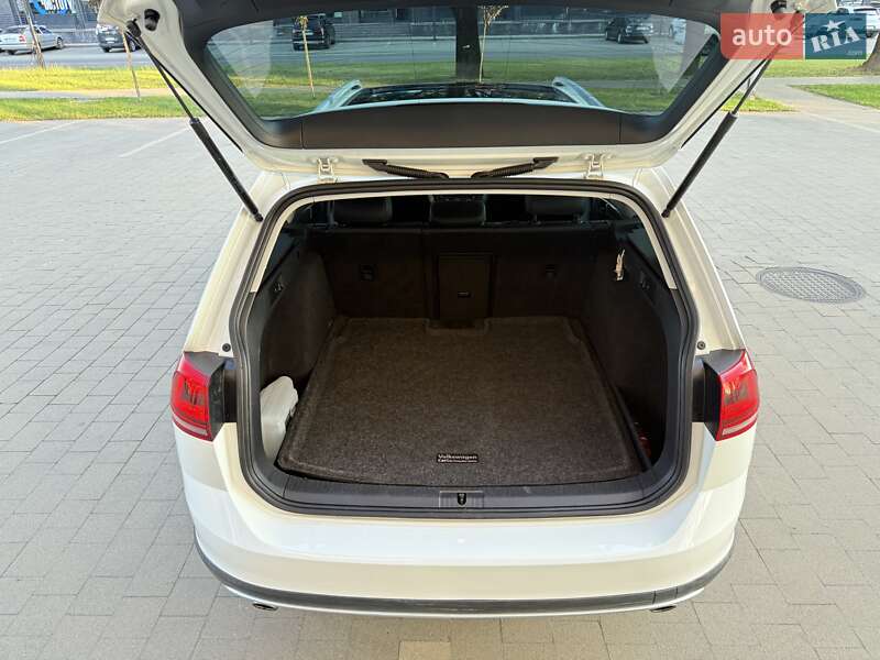 Универсал Volkswagen Golf Alltrack 2016 в Ужгороде