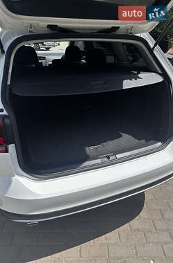 Універсал Volkswagen Golf Alltrack 2017 в 