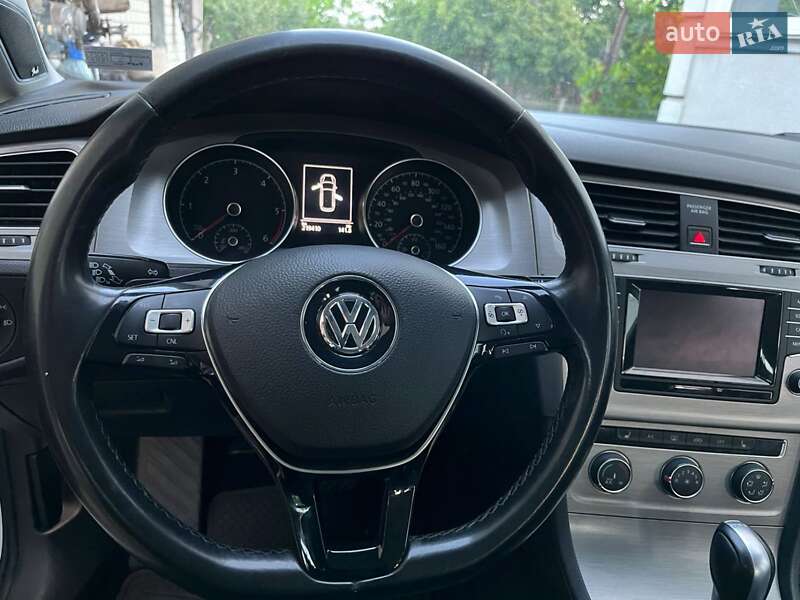 Универсал Volkswagen Golf Alltrack 2015 в Гайвороне