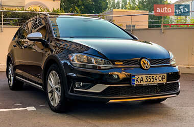 Універсал Volkswagen Golf Alltrack 2017 в Києві