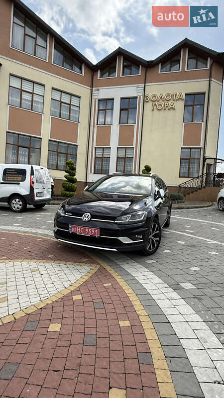 Универсал Volkswagen Golf Alltrack 2018 в Дрогобыче