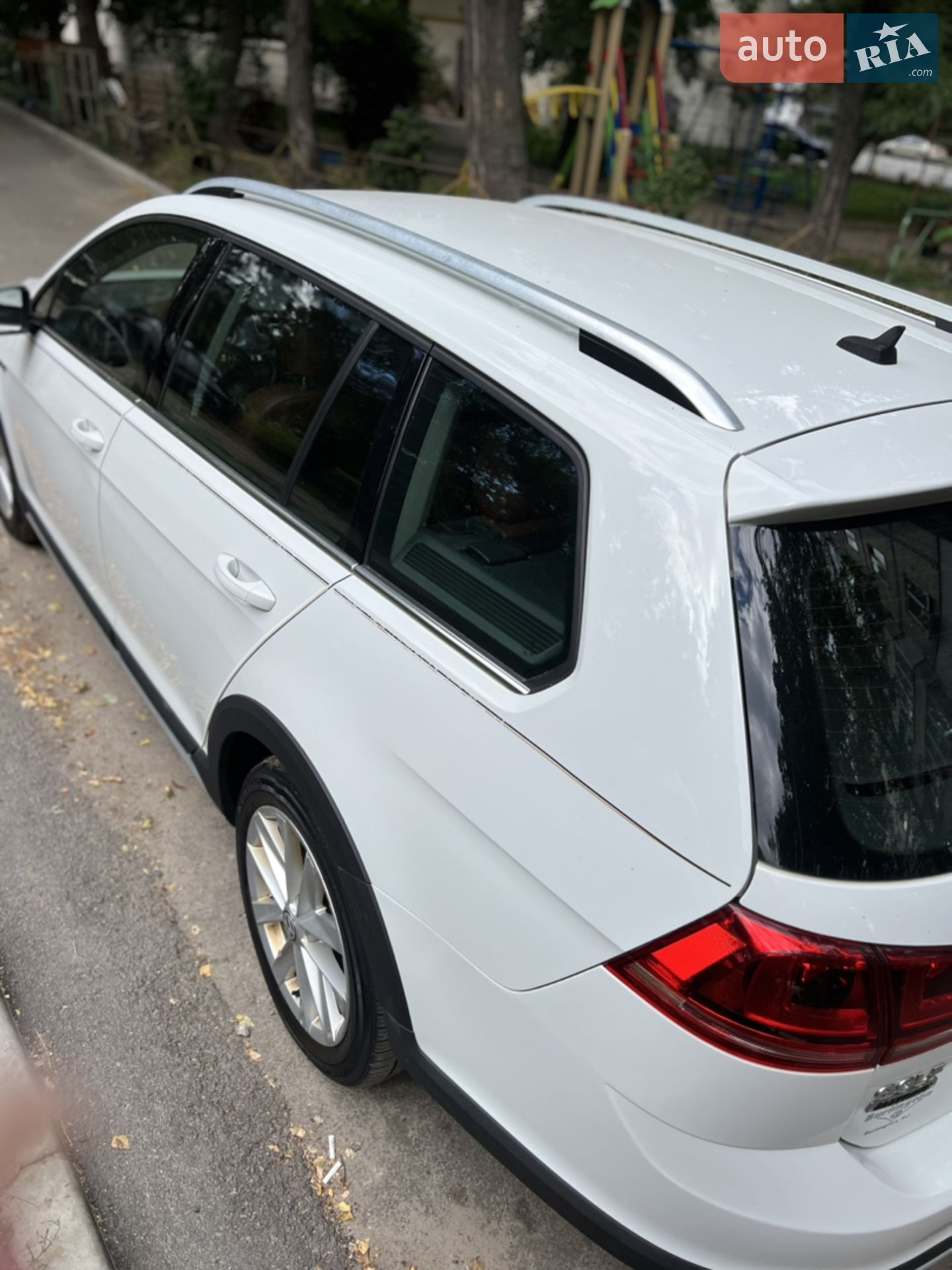 Volkswagen Golf Alltrack 2016 VIN 3VWH17AU6HM516623 фото оголошення 7 з 10