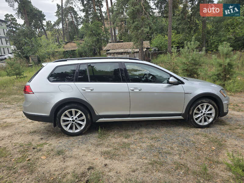Универсал Volkswagen Golf Alltrack 2016 в Черкассах