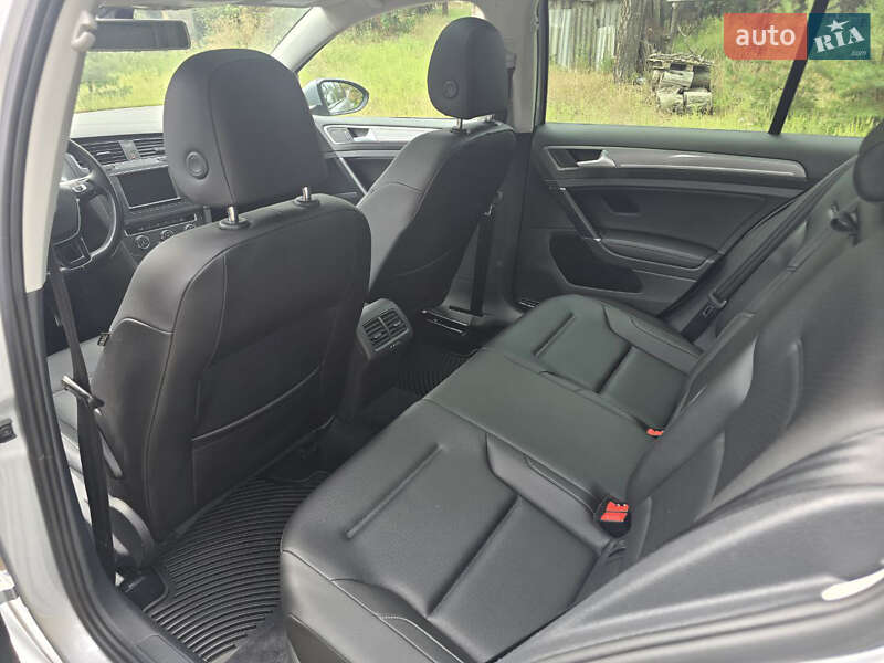 Универсал Volkswagen Golf Alltrack 2016 в Черкассах