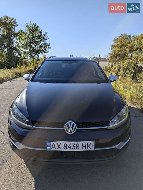 Универсал Volkswagen Golf Alltrack 2017 в Киеве