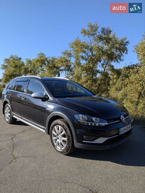 Универсал Volkswagen Golf Alltrack 2017 в Киеве