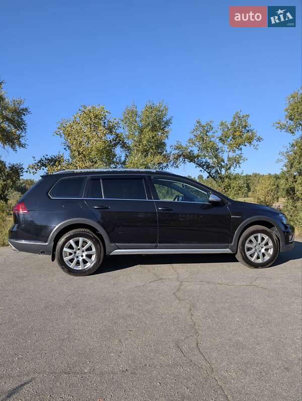 Универсал Volkswagen Golf Alltrack 2017 в Киеве