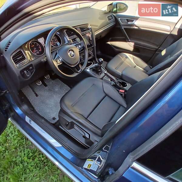 Универсал Volkswagen Golf Alltrack 2019 в Днепре