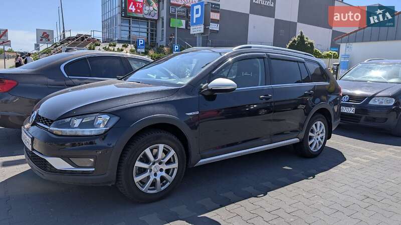 Универсал Volkswagen Golf Alltrack 2017 в Киеве