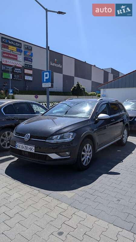 Универсал Volkswagen Golf Alltrack 2017 в Киеве
