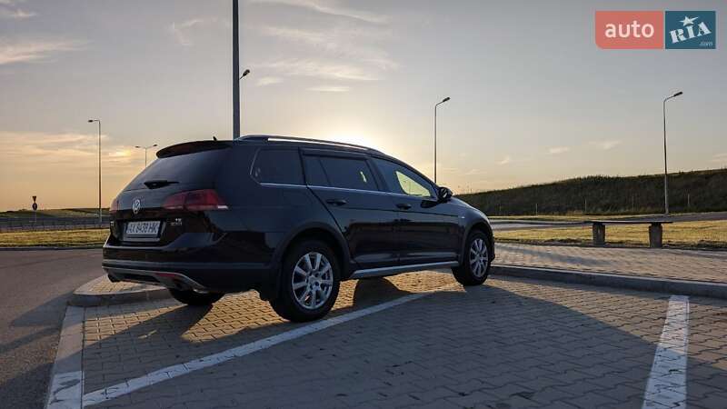 Универсал Volkswagen Golf Alltrack 2017 в Киеве