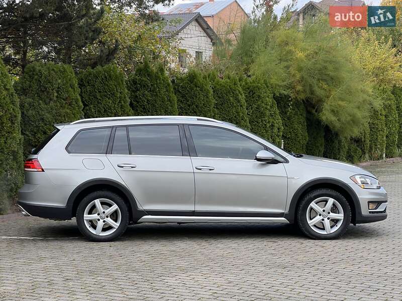 Універсал Volkswagen Golf Alltrack 2019 в Львові