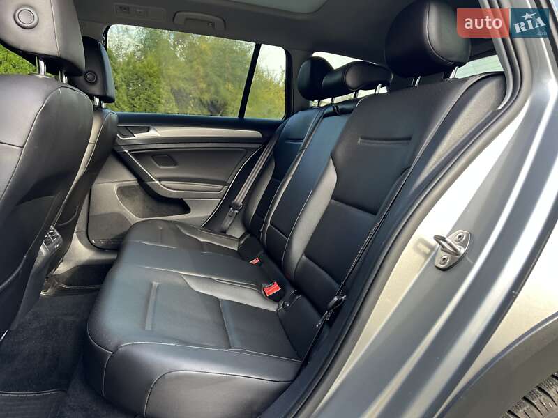Універсал Volkswagen Golf Alltrack 2019 в Львові