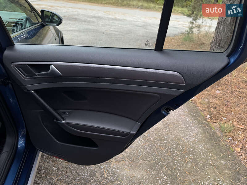 Универсал Volkswagen Golf Alltrack 2019 в Киеве фото 13 Универсал Volkswagen Golf Alltrack 2019 в Киеве