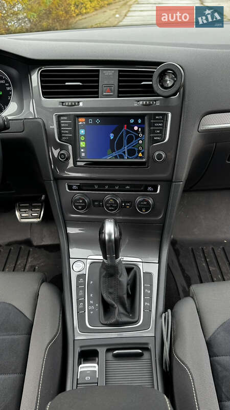 Универсал Volkswagen Golf Alltrack 2015 в Киеве