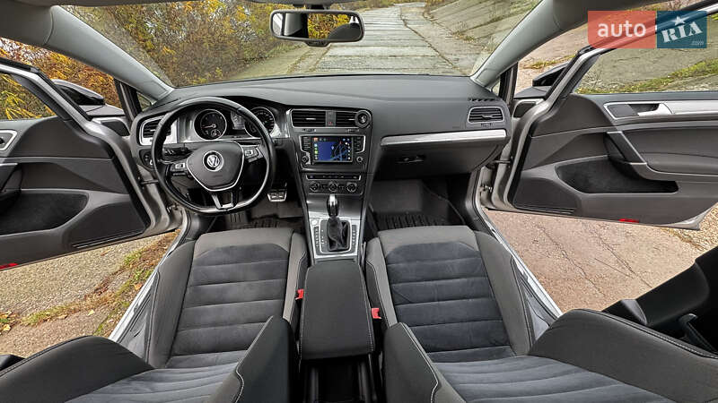 Универсал Volkswagen Golf Alltrack 2015 в Киеве