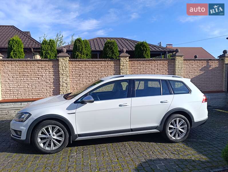 Универсал Volkswagen Golf Alltrack 2016 в Житомире