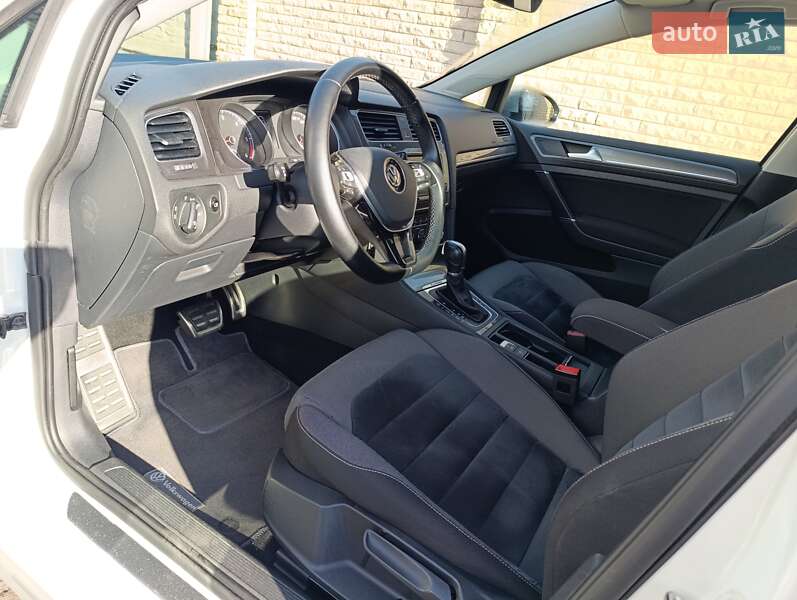 Универсал Volkswagen Golf Alltrack 2016 в Житомире