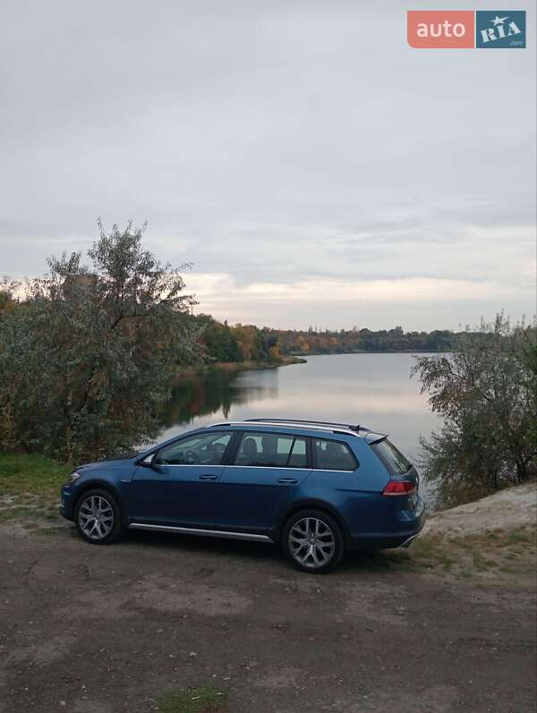 Универсал Volkswagen Golf Alltrack 2019 в Днепре