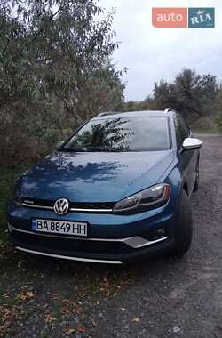Универсал Volkswagen Golf Alltrack 2019 в Александрие