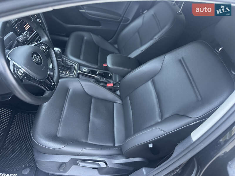 Универсал Volkswagen Golf Alltrack 2019 в Владимире фото 37 Универсал Volkswagen Golf Alltrack 2019 в Владимире