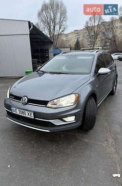 Універсал Volkswagen Golf Alltrack 2017 в Дніпрі