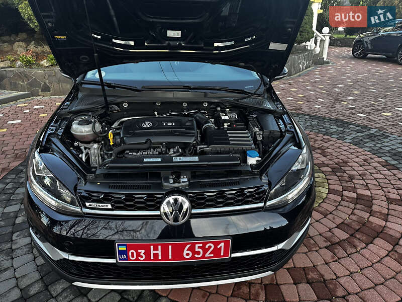 Универсал Volkswagen Golf Alltrack 2019 в Хусте