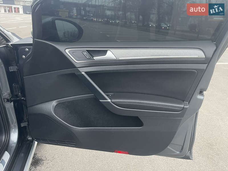 Универсал Volkswagen Golf Alltrack 2018 в Киеве фото 21 Универсал Volkswagen Golf Alltrack 2018 в Киеве
