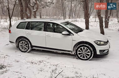 Универсал Volkswagen Golf Alltrack 2017 в Запорожье