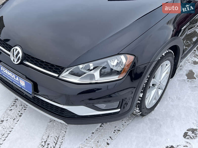 Универсал Volkswagen Golf Alltrack 2017 в Нововолынске