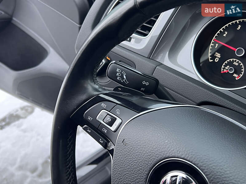 Универсал Volkswagen Golf Alltrack 2017 в Нововолынске