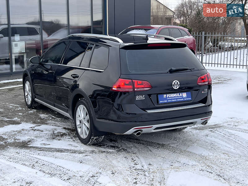 Универсал Volkswagen Golf Alltrack 2017 в Нововолынске