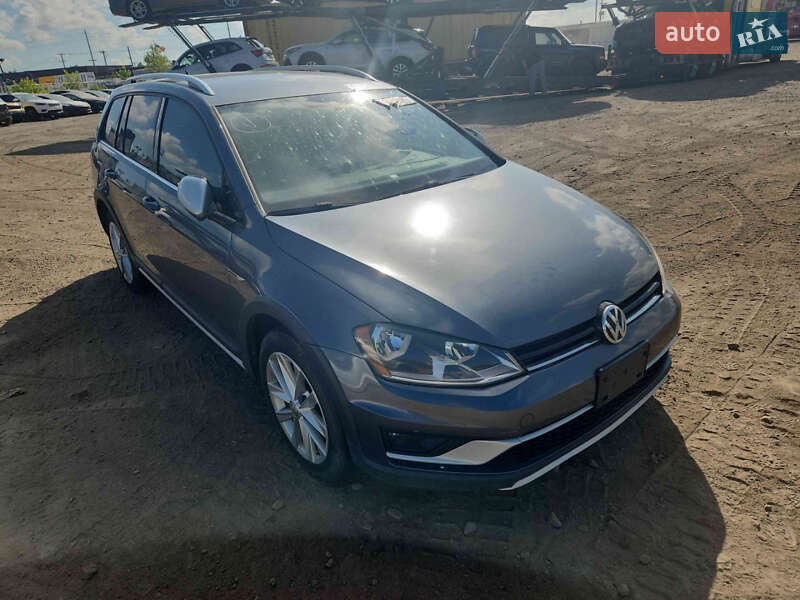 Универсал Volkswagen Golf Alltrack 2017 в Полтаве