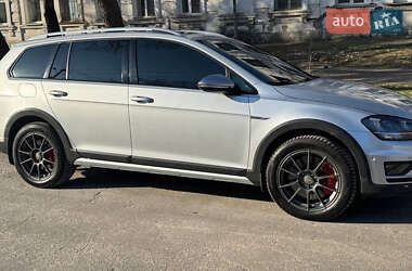 Універсал Volkswagen Golf Alltrack 2016 в Миколаєві
