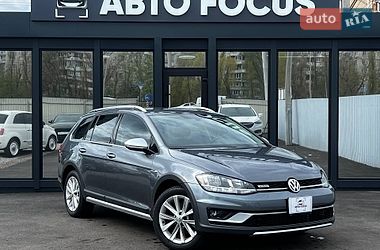 Універсал Volkswagen Golf Alltrack 2018 в Києві