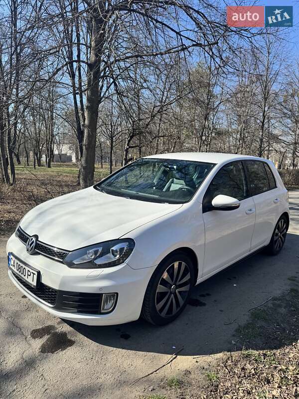 Хэтчбек Volkswagen Golf GTD 2011 в 