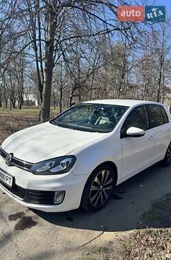 Хэтчбек Volkswagen Golf GTD 2011 в 