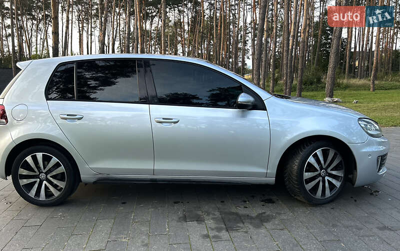 Хэтчбек Volkswagen Golf GTD 2011 в Житомире