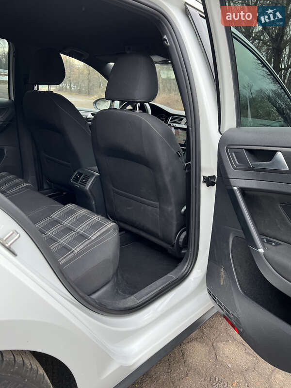 Универсал Volkswagen Golf GTD 2017 в Львове фото 28 Универсал Volkswagen Golf GTD 2017 в Львове