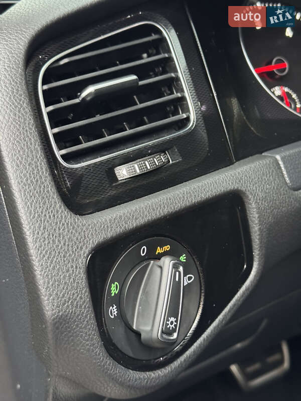 Универсал Volkswagen Golf GTD 2016 в Киеве