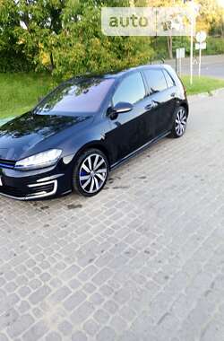 Хэтчбек Volkswagen Golf GTE 2016 в Львове