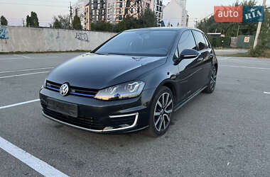 Хэтчбек Volkswagen Golf GTE 2014 в Киеве