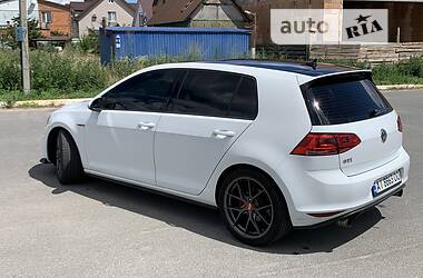 Хэтчбек Volkswagen Golf GTI 2017 в 