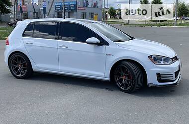 Хэтчбек Volkswagen Golf GTI 2017 в 