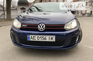 Хетчбек Volkswagen Golf GTI 2011 в 