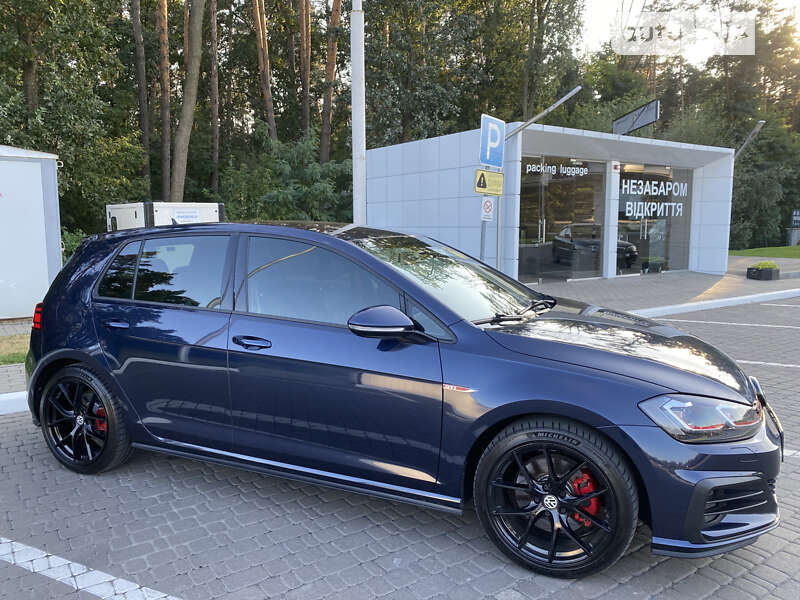 Хетчбек Volkswagen Golf GTI 2017 в Києві