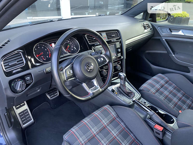 Хетчбек Volkswagen Golf GTI 2017 в Києві