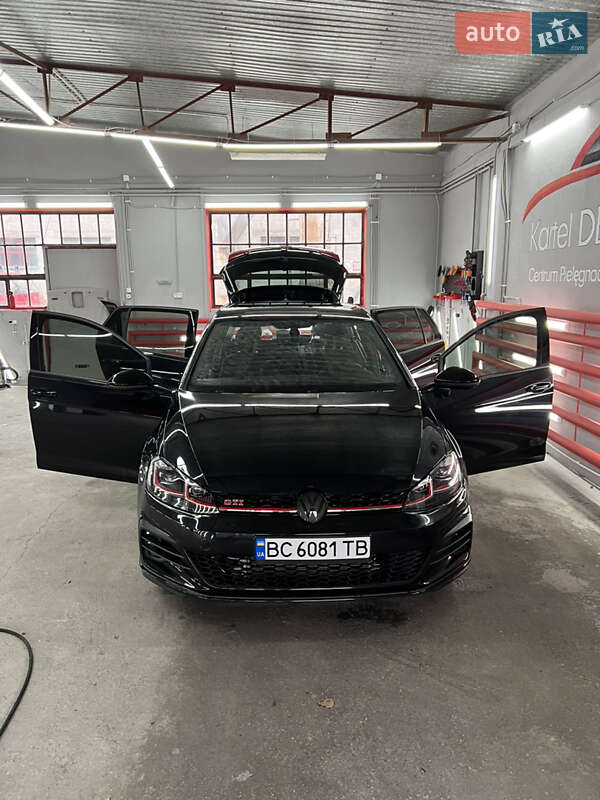 Хетчбек Volkswagen Golf GTI 2020 в Львові