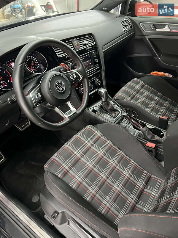 Хетчбек Volkswagen Golf GTI 2020 в Львові