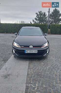 Хэтчбек Volkswagen Golf GTI 2020 в 